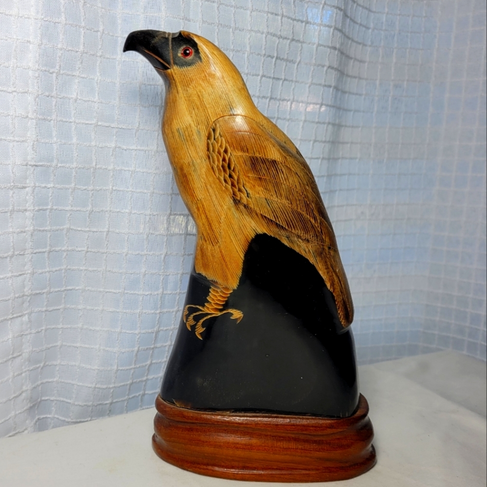 VINTAGE HAND CARVED HORN EAGLE SCULPTURE MADE IN THAILAND